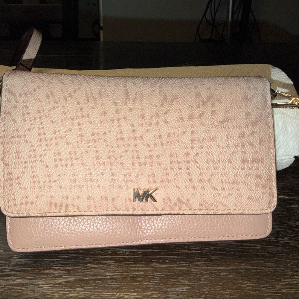 Michael Kors Jet Set Small Logo Smartphone Crossbody Bag